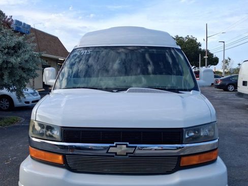 Used 2012 Chevrolet Express 1500 RWD image 3