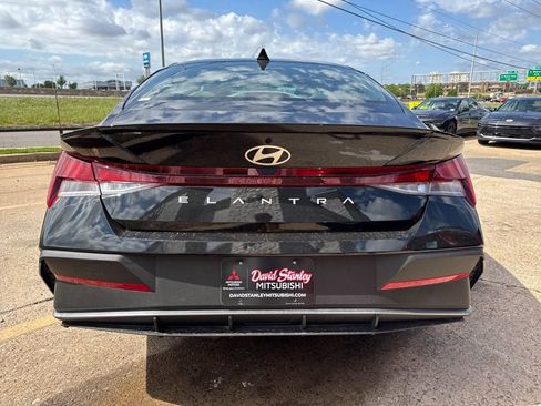 Used 2026 Hyundai Elantra Sport image 5