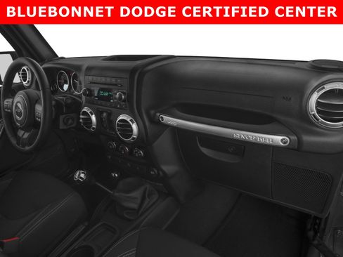 Used 2016 Jeep Wrangler Unlimited Sahara w/ Connectivity Group AWD/4WD image 10