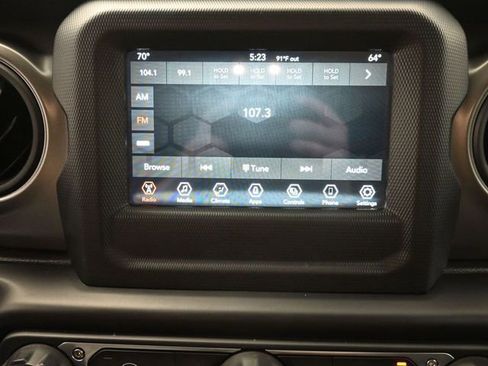 Used 2022 Jeep Wrangler Sport S image 9