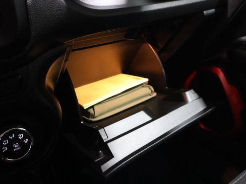 Used 2015 Jeep Renegade Trailhawk image 30