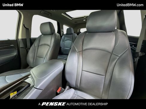 Used 2019 Buick Enclave Essence FWD image 5