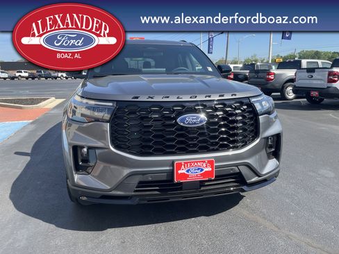 New 2026 Ford Explorer ST-Line image 5