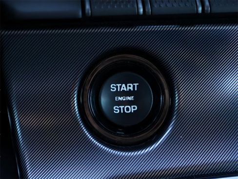 Used 2017 Jaguar F-TYPE R image 25