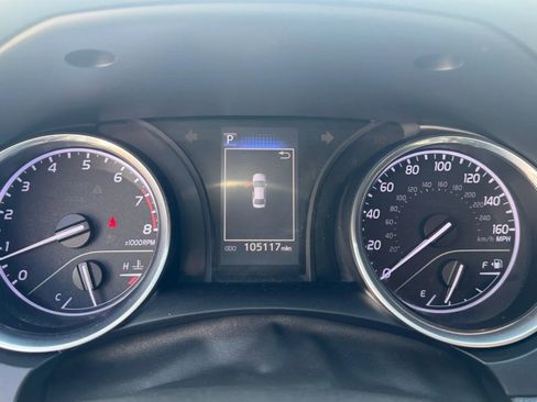 Used 2020 Toyota Camry SE FWD image 25