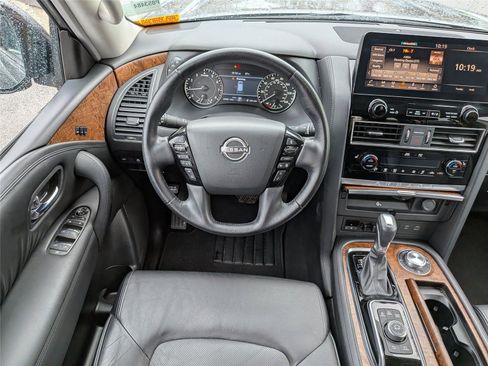 Used 2024 Nissan Armada SL w/ Captain's Chairs Package image 18