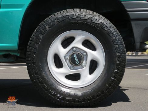 Used 1995 Geo Tracker 2WD 2-Door image 22