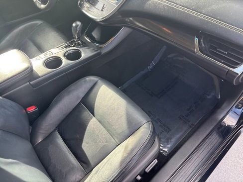 Used 2016 Toyota Avalon XLE image 11