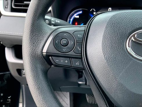 Certified 2025 Toyota RAV4 LE image 23