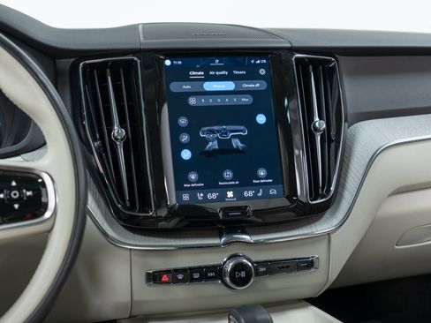 Certified 2024 Volvo XC60 T8 Plus w/ Climate Package AWD/4WD image 19