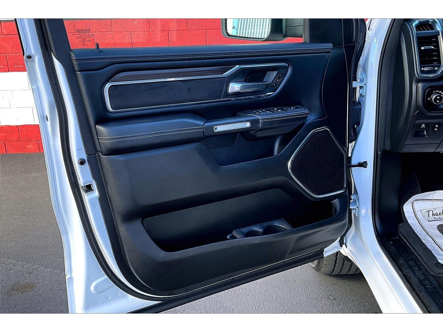 Used 2025 RAM 1500 Laramie AWD/4WD image 18