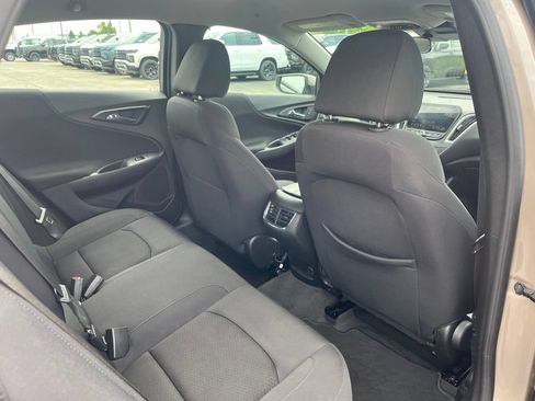 Used 2025 Chevrolet Malibu LT FWD image 28