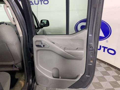 Used 2015 Nissan Frontier SV image 34