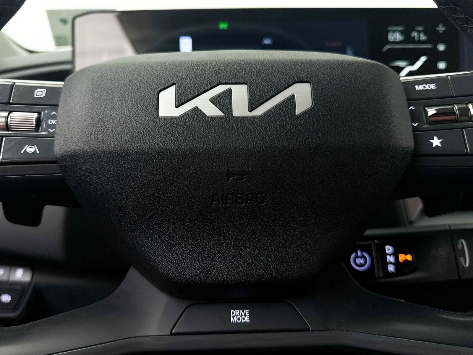 Used 2024 Kia EV9 Light Long Range RWD image 7