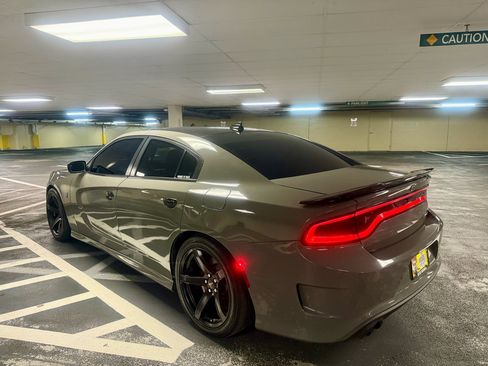 Used 2019 Dodge Charger SRT Hellcat w/ Navigation & Travel Group image 11