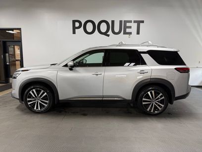 Used 2024 Nissan Pathfinder Platinum w/ Cargo Package