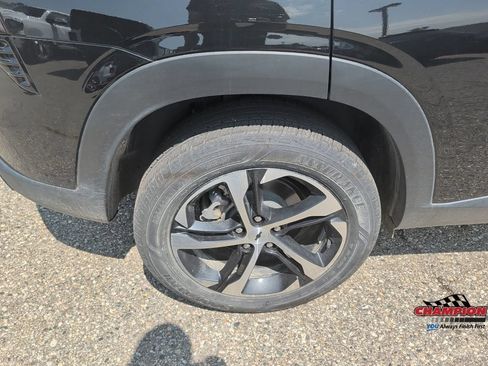 Used 2025 Chevrolet Trax RS w/ Driver Confidence Package FWD image 14