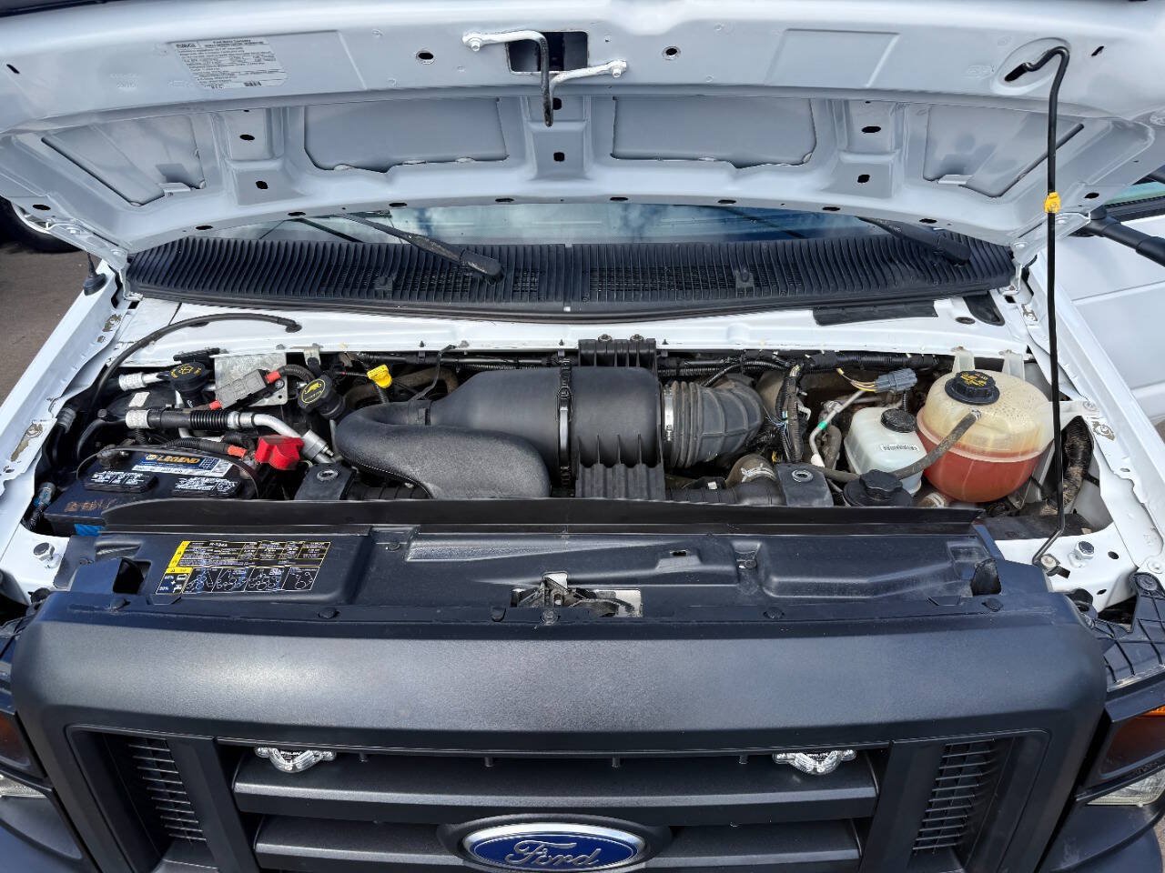 Used 2017 Ford E-350 and Econoline 350 Super Duty RWD image 57