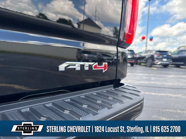 Used 2023 GMC Sierra 1500 AT4 w/ Technology Package AWD/4WD image 17