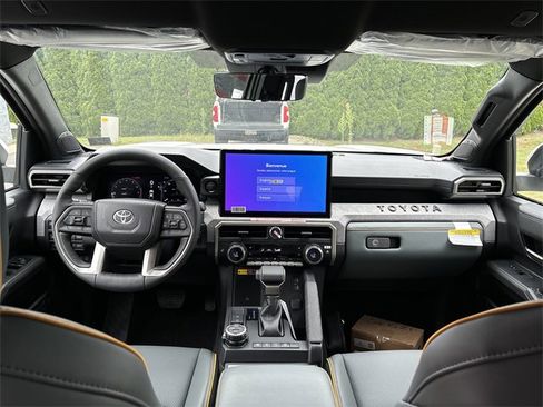 Certified 2025 Toyota Tacoma Trailhunter image 13