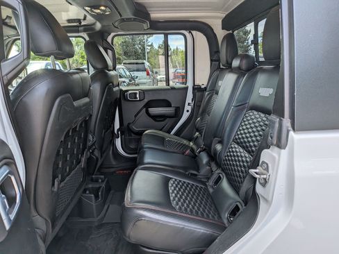 Used 2021 Jeep Gladiator Rubicon AWD/4WD image 30