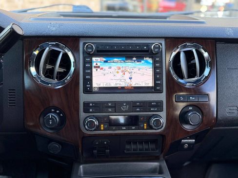 Used 2011 Ford F250 Lariat w/ Lariat Ultimate Pkg image 19