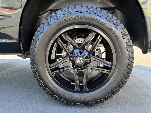 Used 2017 RAM 1500 Classic SLT image 33