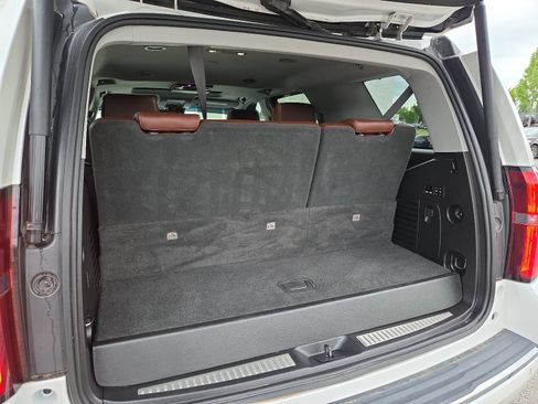 Used 2019 Chevrolet Tahoe Premier w/ Premier Plus Edition AWD/4WD image 18