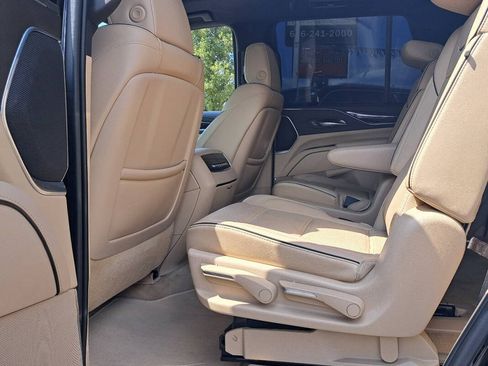 Used 2021 Cadillac Escalade Sport AWD/4WD image 3