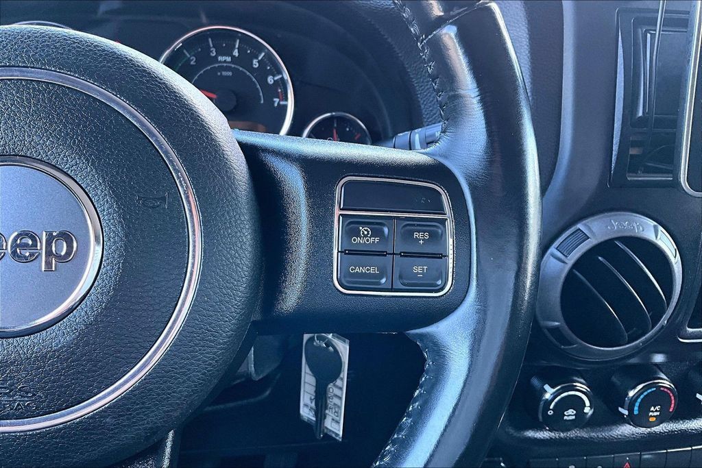 Used 2017 Jeep Wrangler Sport w/ Connectivity Group AWD/4WD image 12