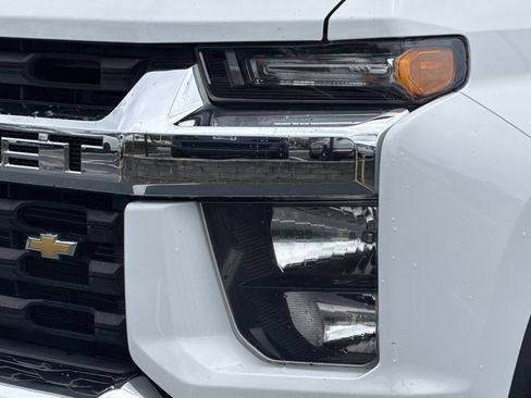 Used 2023 Chevrolet Silverado 2500 LT AWD/4WD image 6