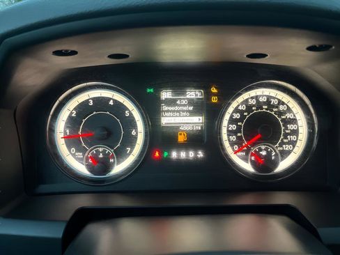 Used 2018 RAM 1500 Classic SLT image 23