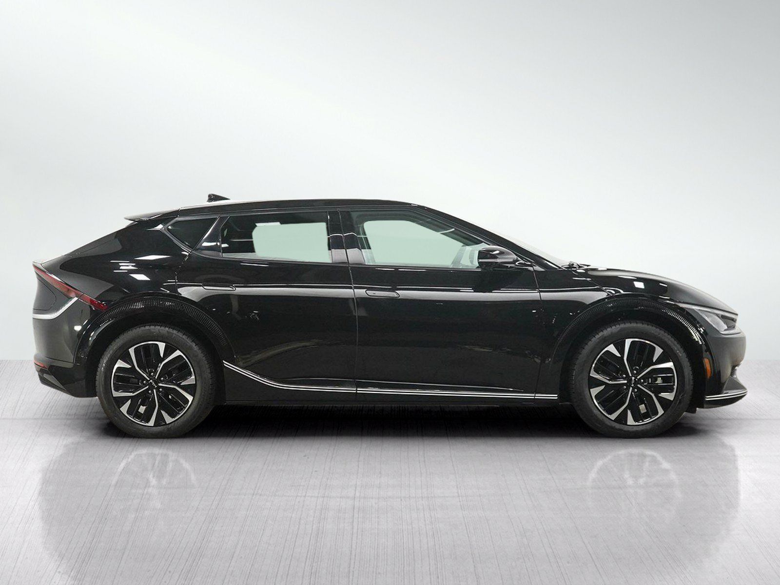 Used 2023 Kia EV6 Wind w/ Wind Technology Package AWD/4WD image 6