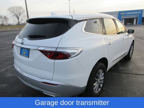 Used 2023 Buick Enclave Essence image 5