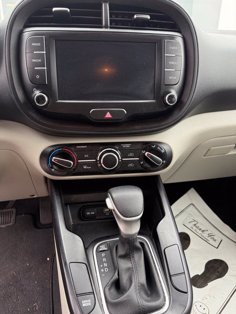 Used 2023 Kia Soul LX FWD image 9