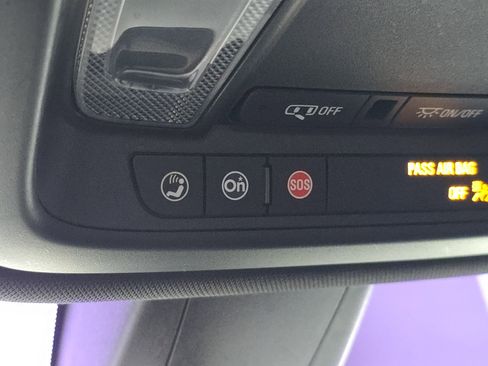 Used 2022 Chevrolet Traverse RS image 12