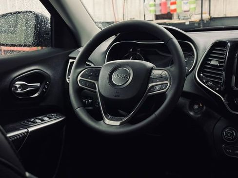 Used 2022 Jeep Cherokee Limited image 27