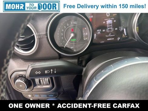 Used 2022 Jeep Wrangler Unlimited Sahara AWD/4WD image 16