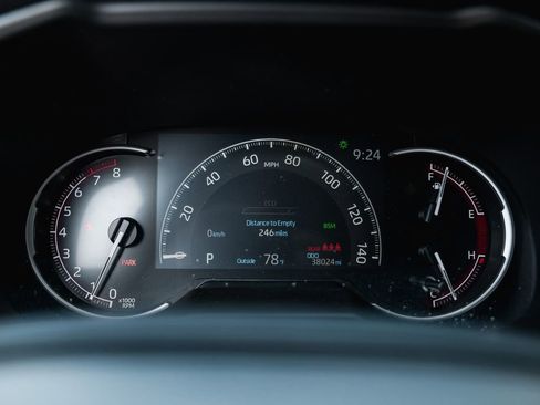 Used 2024 Toyota RAV4 XLE w/ Convenience Package image 15