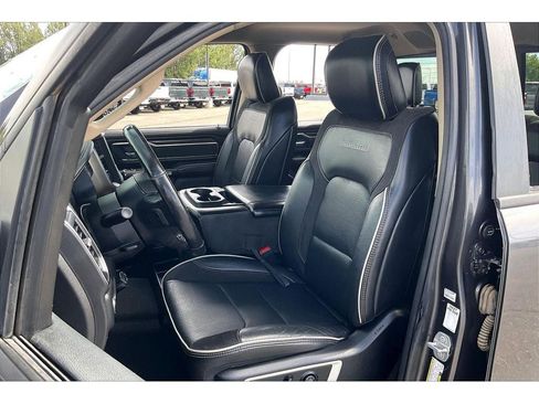Used 2019 RAM 1500 Laramie AWD/4WD image 26