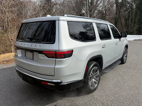 Used 2023 Jeep Wagoneer Series II image 6