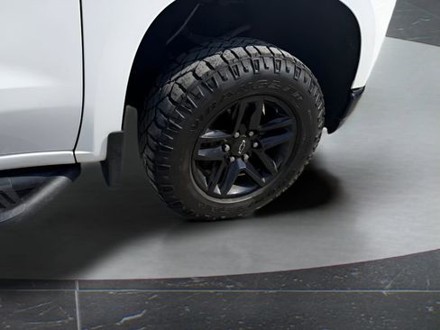 Used 2019 Chevrolet Silverado 1500 LT Trail Boss AWD/4WD image 19
