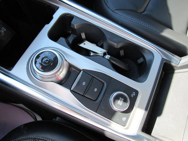 Used 2022 Ford Explorer XLT w/ Equipment Group 202A AWD/4WD image 29