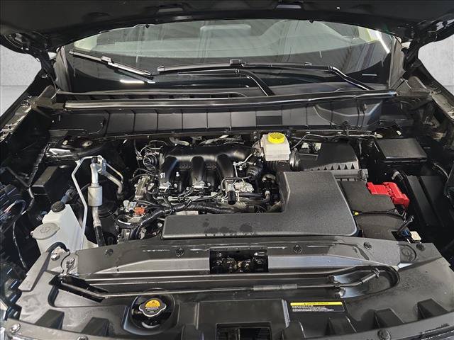 Used 2025 Nissan Pathfinder SV AWD/4WD image 30