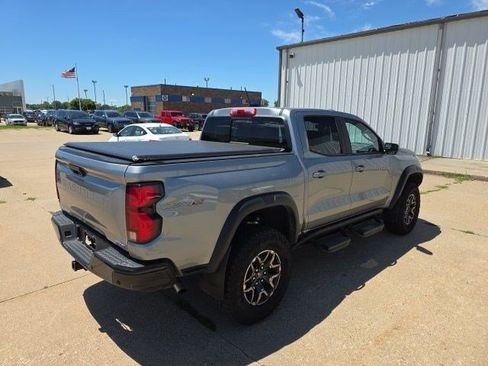 Used 2024 Chevrolet Colorado ZR2 w/ Technology Package AWD/4WD image 8