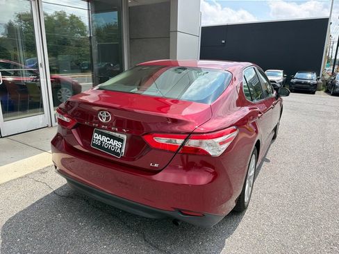 Used 2018 Toyota Camry LE FWD image 4