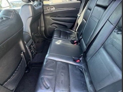 Used 2017 Jeep Grand Cherokee Limited image 9