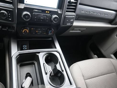 Used 2019 Ford F250 XLT w/ XLT Premium Package AWD/4WD image 9