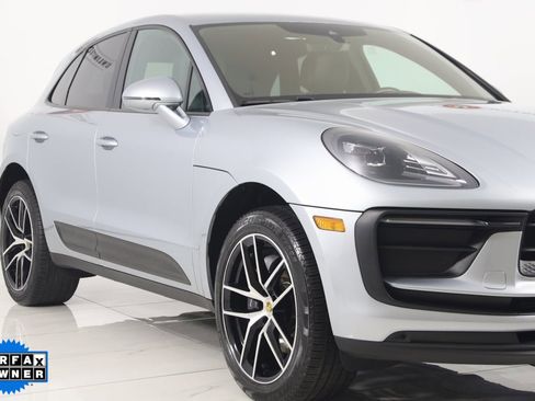Used 2022 Porsche Macan image 45