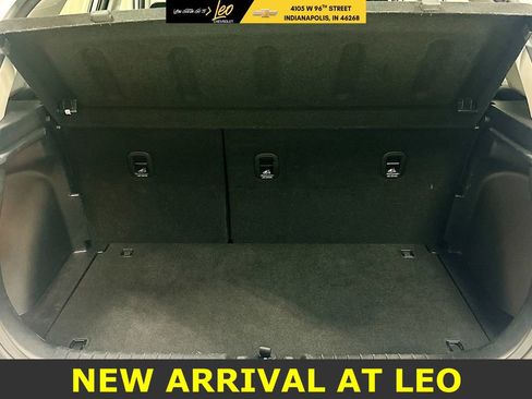 Used 2023 Hyundai Venue SEL image 24